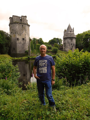 Tony Riches in front of castle